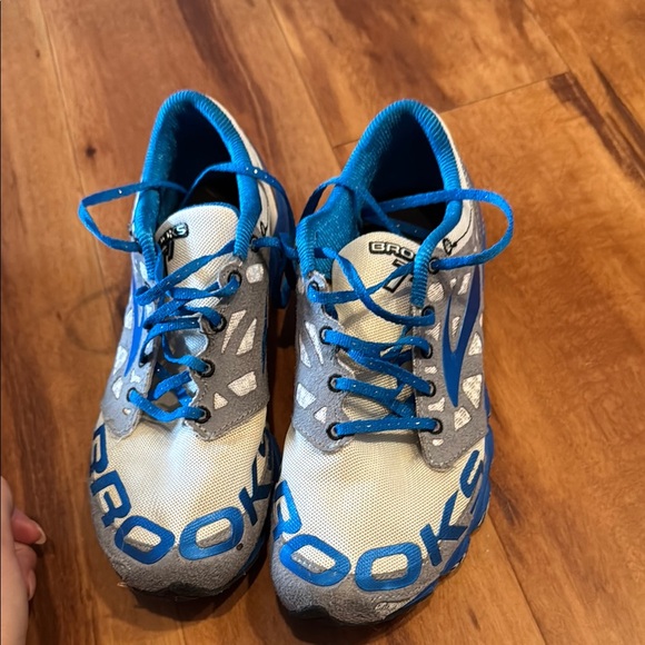 Brooks T7 racing shoe - Picture 2 of 4